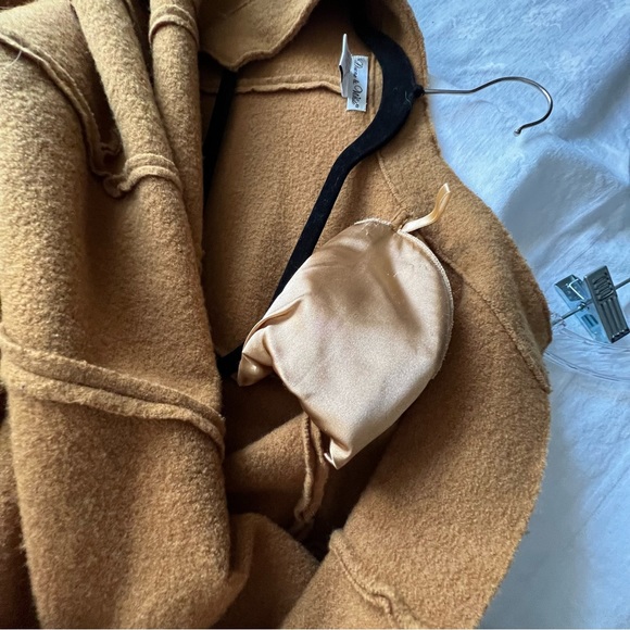 Deans & White Wool Jacket size Large Camel color - Picture 4 of 16